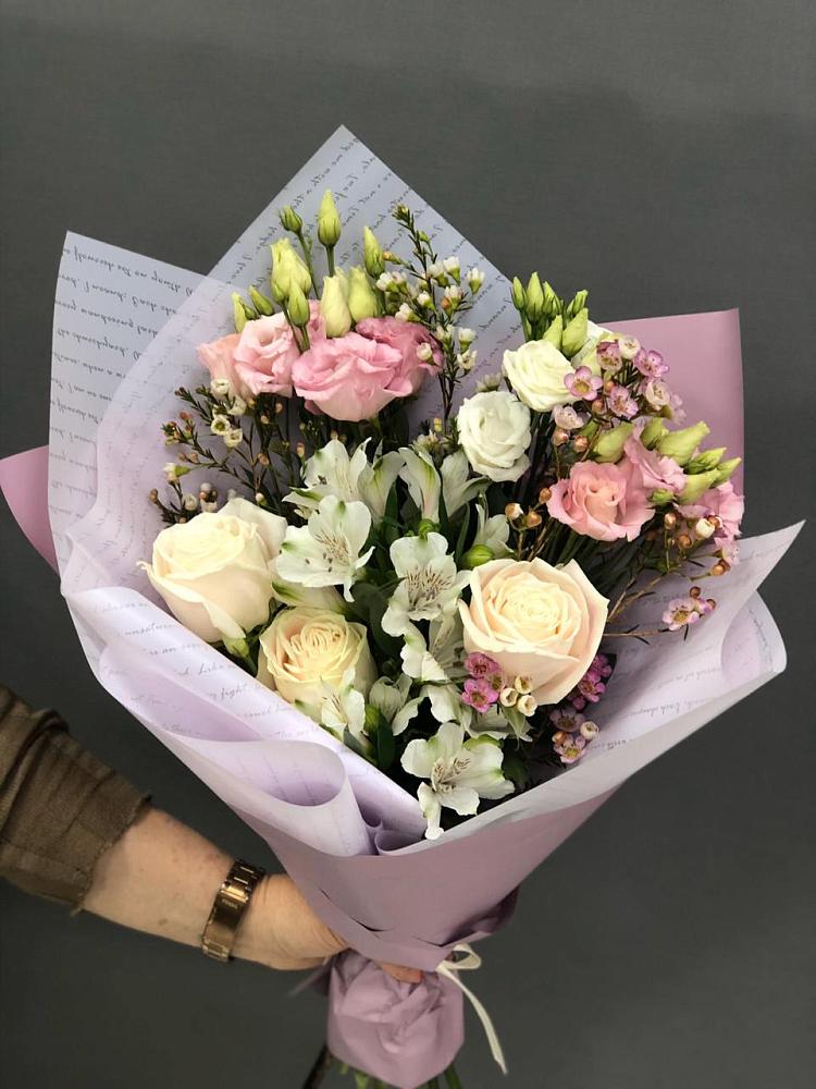 Букет цветов из: Альстромерии, Розы и Лизиантусы в Ольгинской Краснодарского края