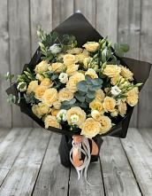 Букет цветов из:  Розы и Лизиантусы в Ольгинской Краснодарского края