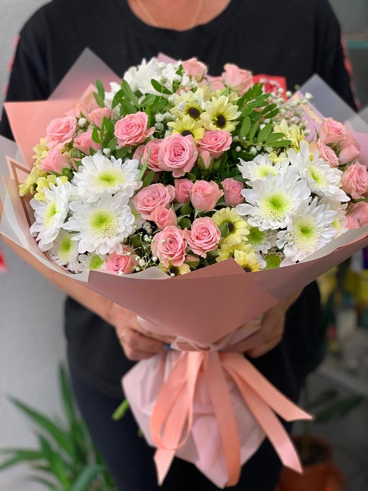 Букет цветов из: Розы и Хризантемы в Ольгинской Краснодарского края