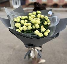 Букет Белые кустовые розы Солинеро в Ольгинской Краснодарского края