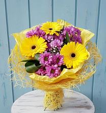 Букет цветов из:  Хризантемы и Герберы в Ольгинской Краснодарского края