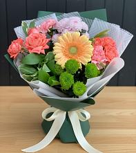 Букет цветов из:  Гвоздики, Розы, Герберы и Хризантемы #REPLACE_PRED# Ольгинской Краснодарского края