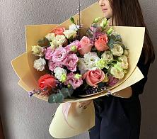Букет цветов из:  Розы, Лизиантусы и Гвоздики #REPLACE_PRED# Ольгинской Краснодарского края