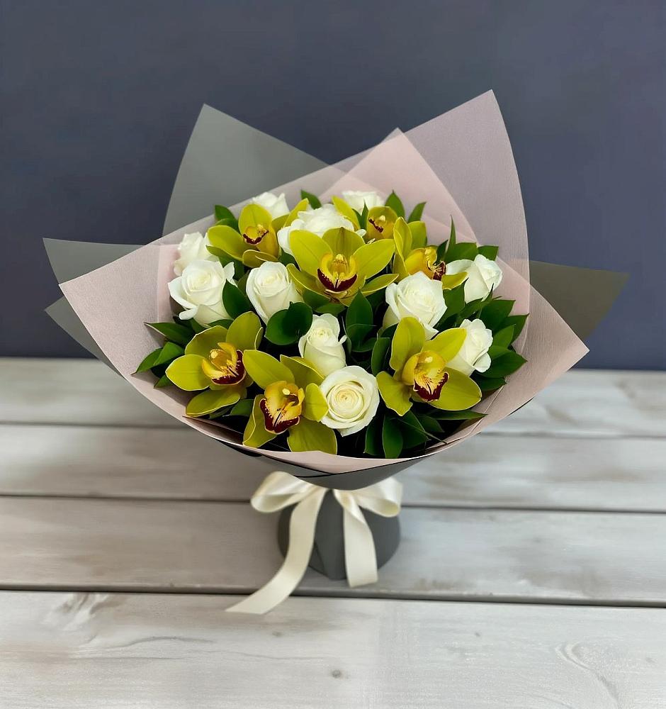 Букет цветов из: Орхидеи и Розы в Ольгинской Краснодарского края