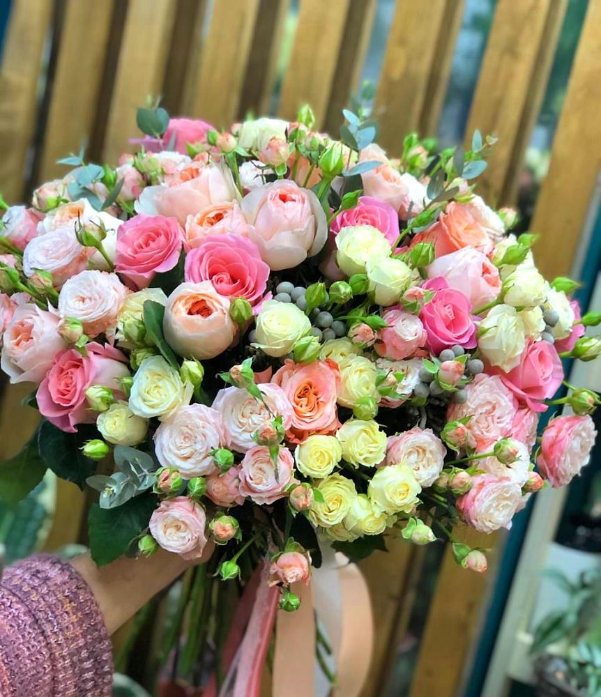 Букет цветов из: Розы в Ольгинской Краснодарского края